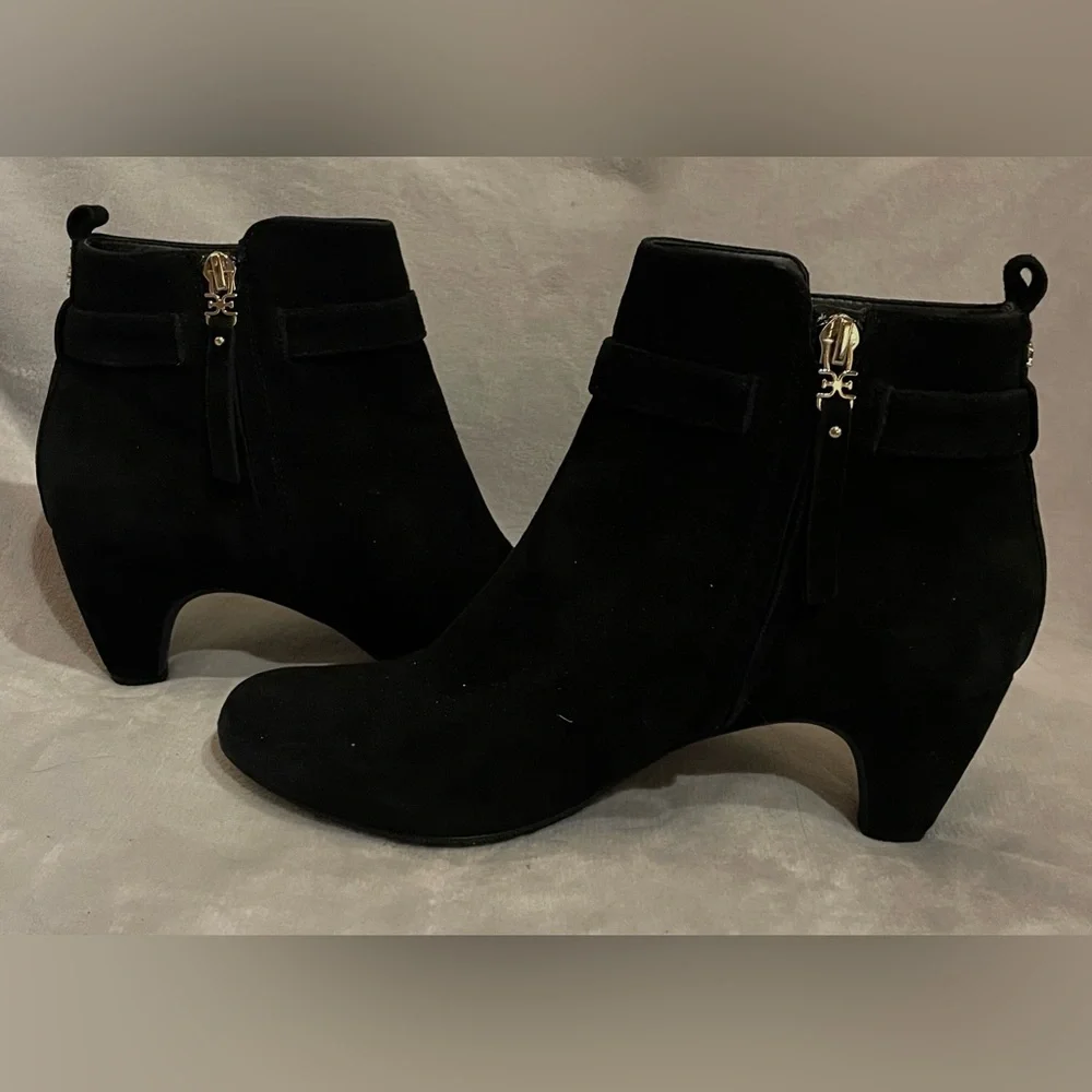 Sam Edelman Women’s Mandi Black Suede Ankle Boots Booties Side Zip Gold Hardware - Picture 8 of 16